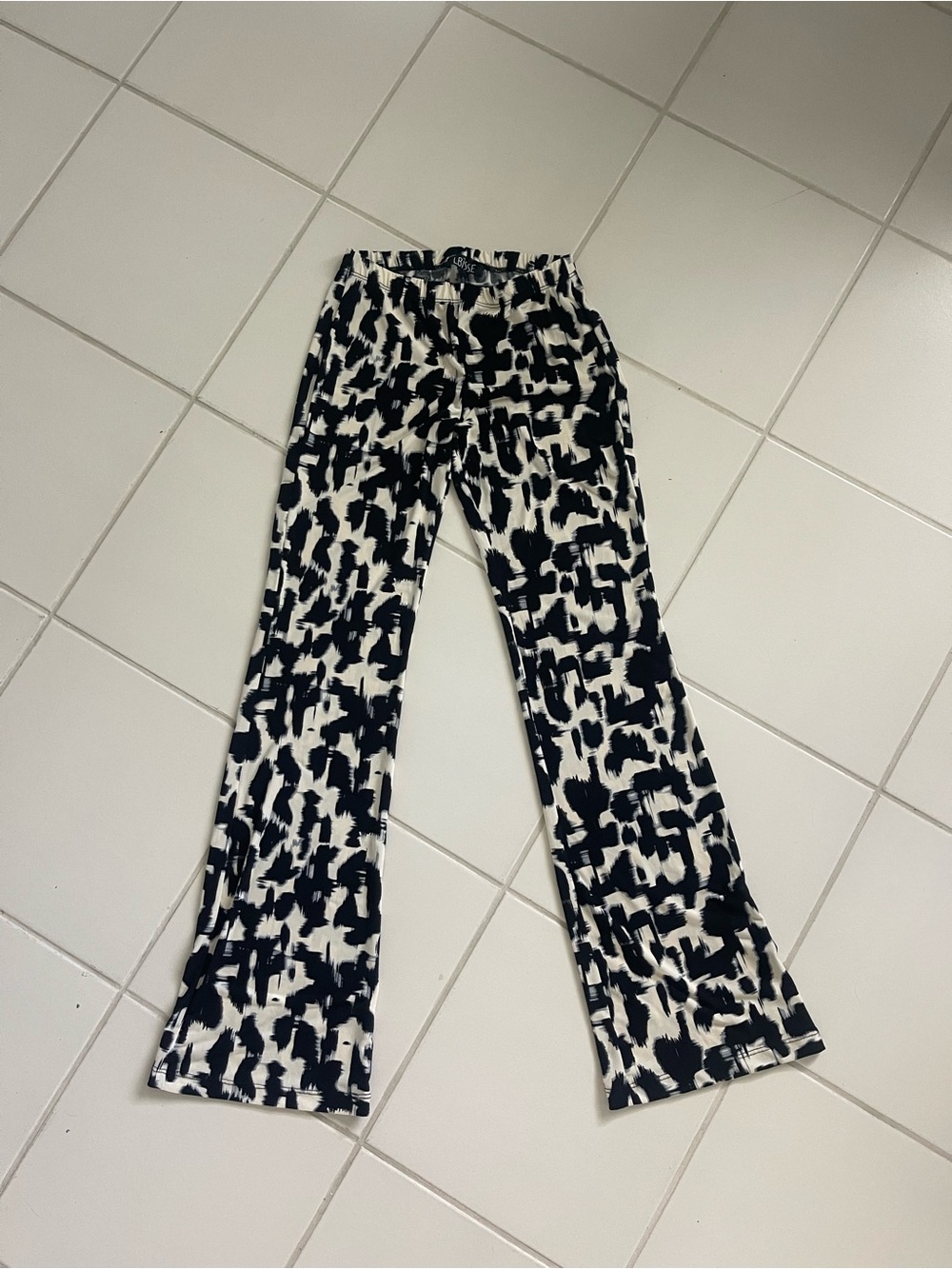 Lbisse Women’s Black & Cream Patterned Stretchy Flare Pants SMALL
